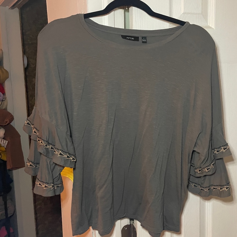 Apt. 9 Women's Gray Ruffle Sleeve Blouse